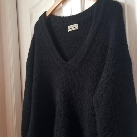 Urban Outfitters Knitted V Neck Sweater - Picture 2 of 4